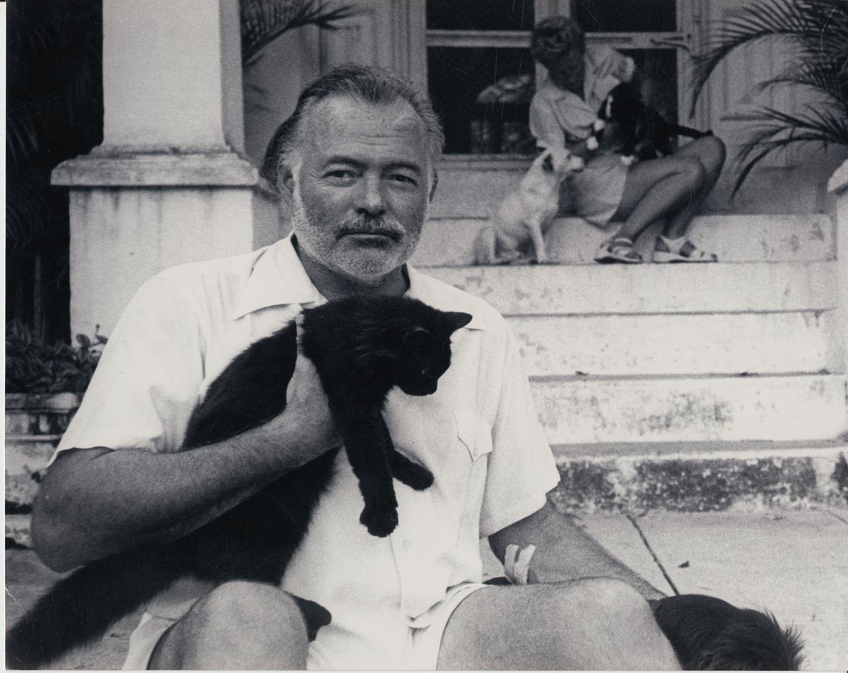 Ernest Hemingway with his fourth wife, Mary Welsh, at the Finca Vigia, Cuba, 1950s. Cr: A.E. Hotchner