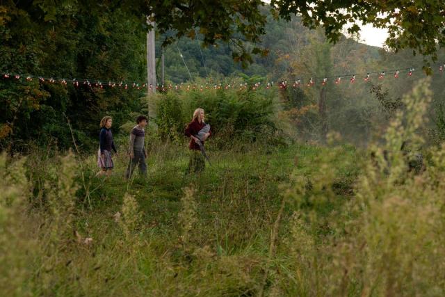 Regan (Millicent Simmonds), Marcus (Noah Jupe) and Evelyn (Emily Blunt) brave the unknown in “A Quiet Place Part II.” Cr: Paramount Pictures