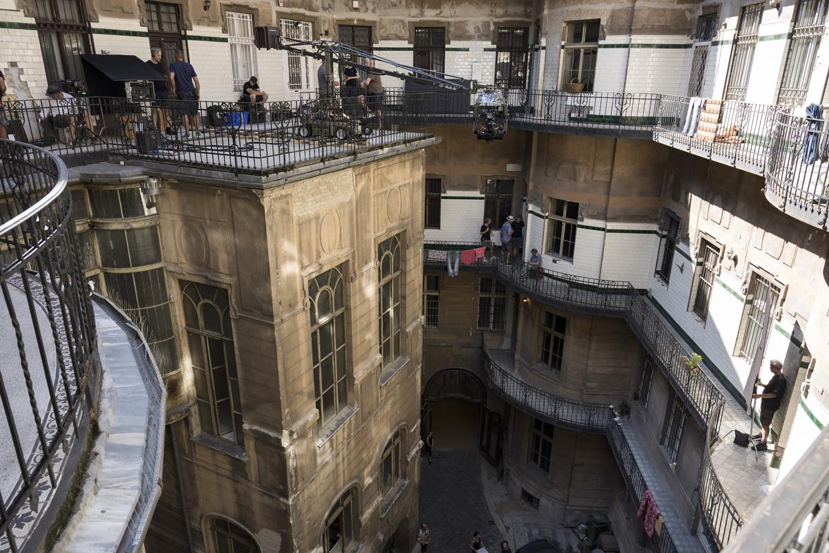 On location on the rooftop of the former Budapest Stock Exchange for Marvel’s “Black Widow.” Cr: Marvel Studios