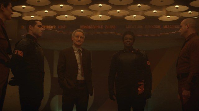 Hunter D-90 (Neil Ellice), Mobius (Owen Wilson) and Hunter B-15 (Wunmi Mosaku) in Episode 2 of Marvel Studios' “Loki.” Cr: Marvel Studios