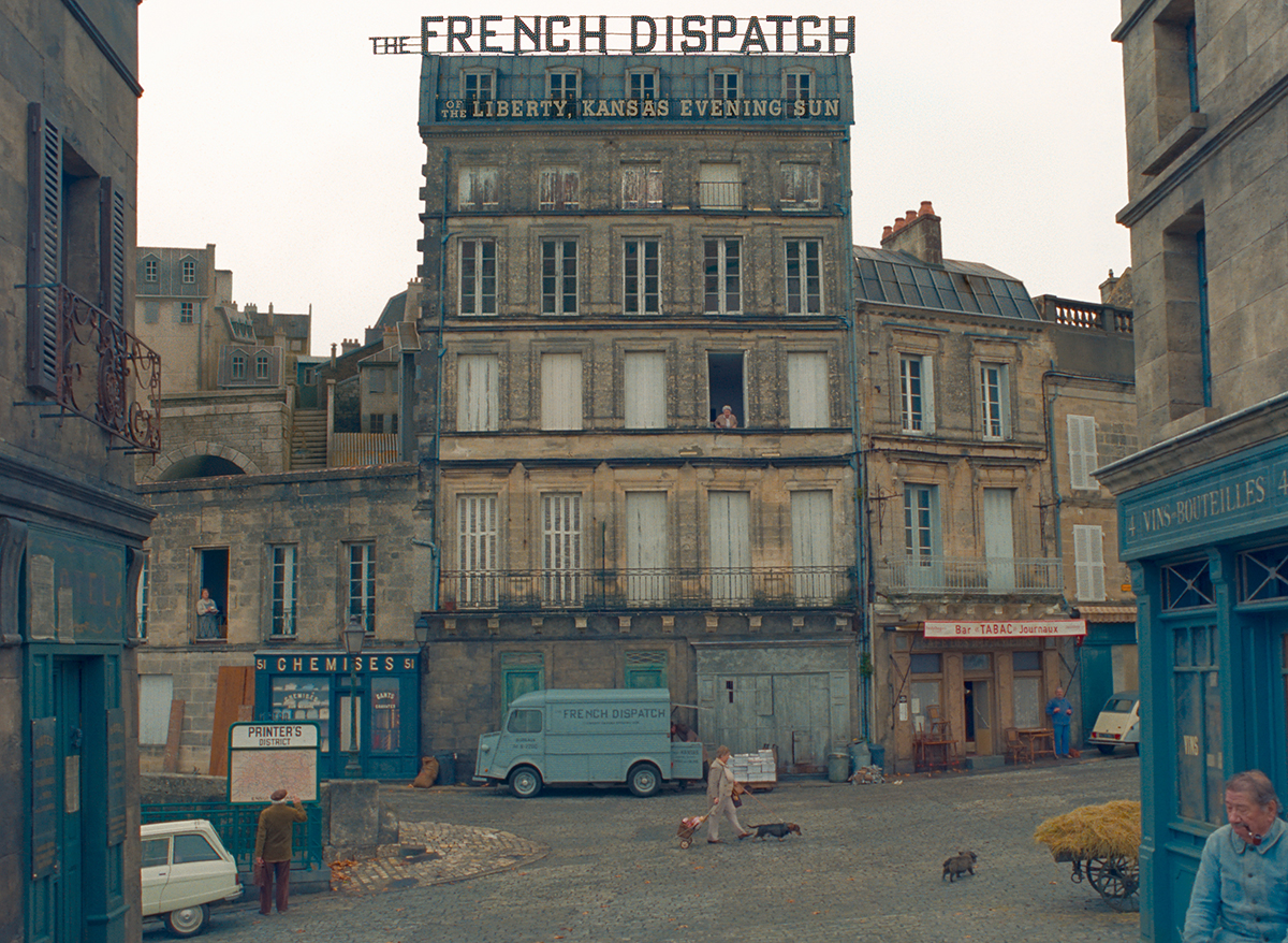 Director Wes Anderson’s “The French Dispatch.” Cr: Searchlight Pictures