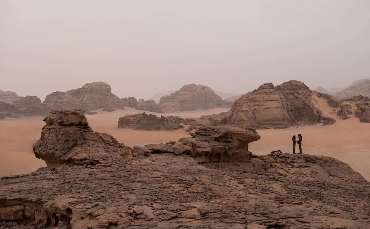 Rebecca Ferguson as Lady Jessica Atreides and Timothée Chalamet as Paul Atreides in director Denis Villeneuve’s “Dune.” Cr: Warner Bros