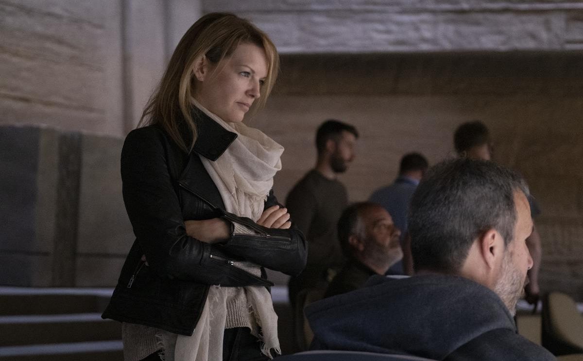 Executive producer Tanya Lapointe and director Denis Villeneuve on the set of “Dune.” Cr: Warner Bros