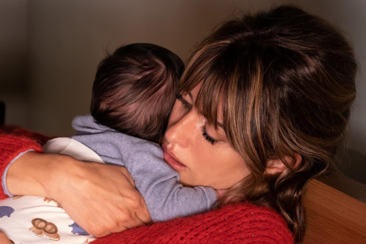 Penélope Cruz as Janis in director Pedro Almodóvar’s “Parallel Mothers.” Cr: Sony Pictures