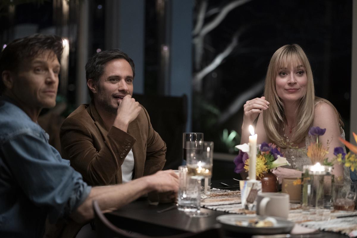 Gael García Bernal as Arthur Leander and Caitlin Fitzgerald as Elizabeth in season 1 episode 3 of “Station Eleven.” Cr: Warner Media