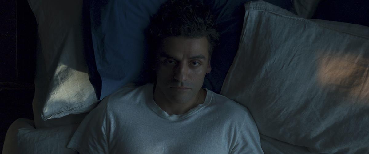 Oscar Isaac as Steven Grant in “Moon Knight.” Cr: Marvel Studios