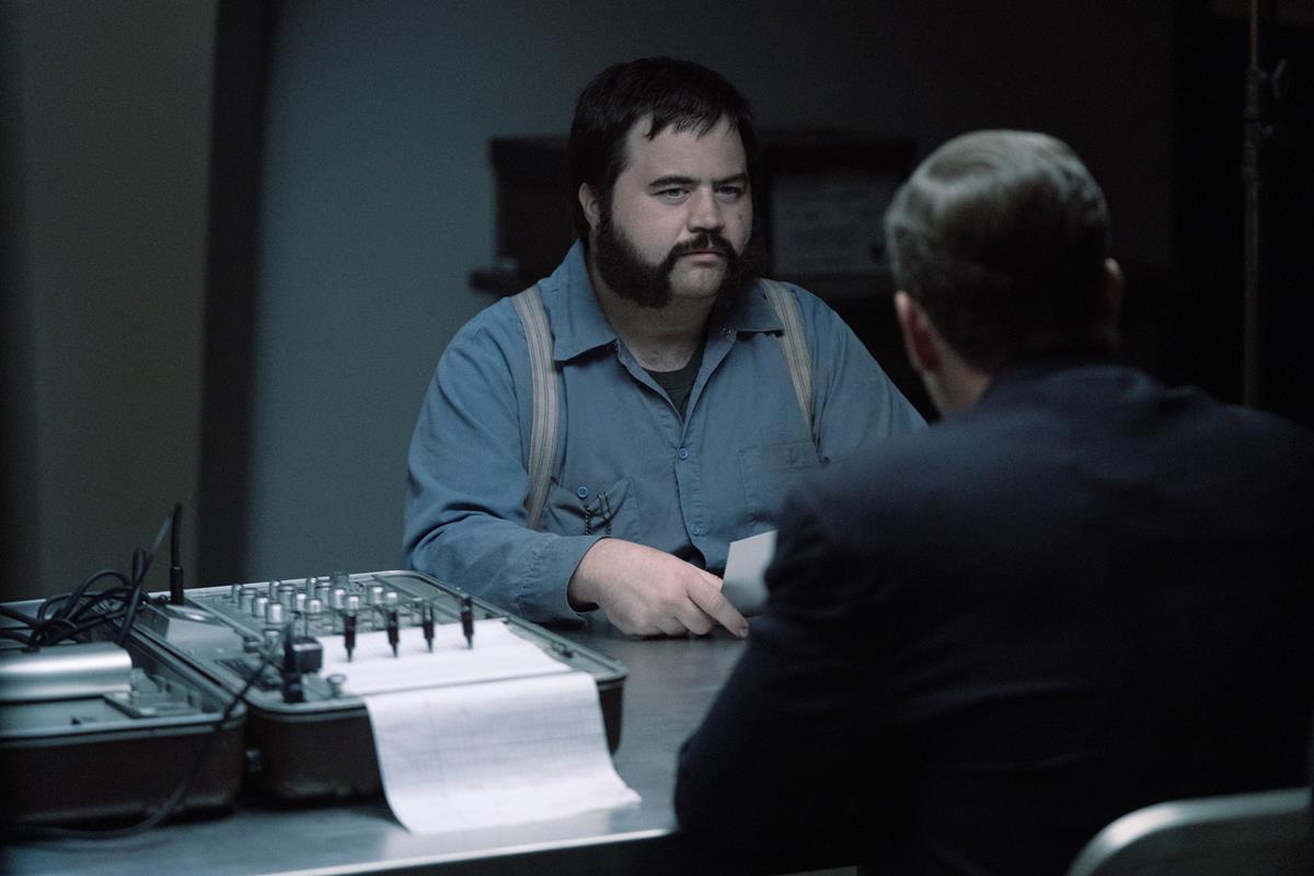 Paul Walter Hauser as Larry Hall in episode 2 of “Black Bird.” Cr: Alfonso Bresciani/Apple TV+