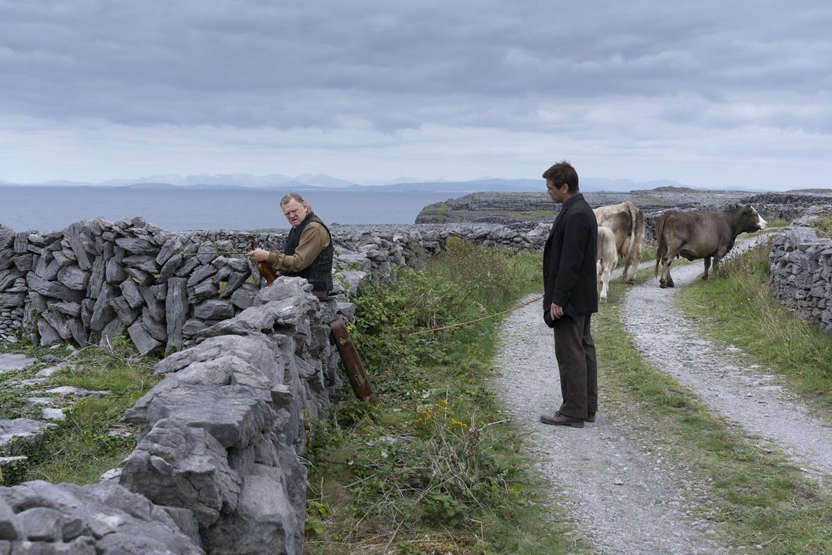 Colin Farrell as Pádraic Súilleabháin and Brendan Gleeson as Colm Doherty in “The Banshees of Inisherin.” Cr: Jonathan Hession/Searchlight Pictures