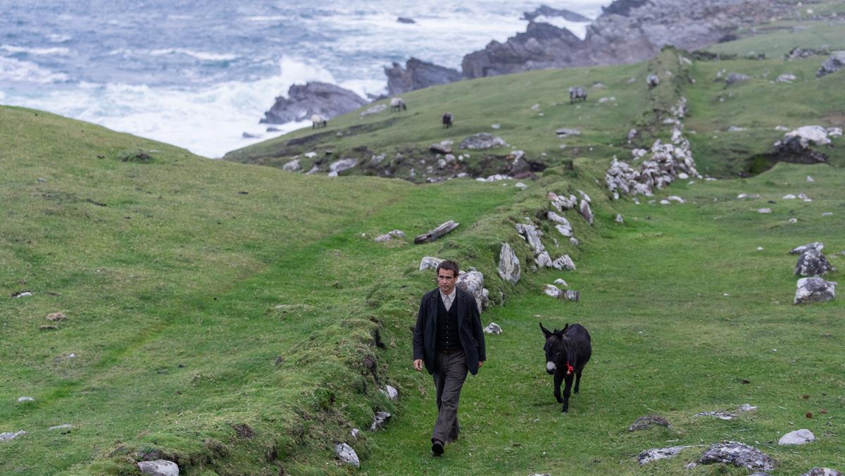 Colin Farrell as Pádraic Súilleabhá in “The Banshees of Inisherin.” Cr: Jonathan Hession/Searchlight Pictures