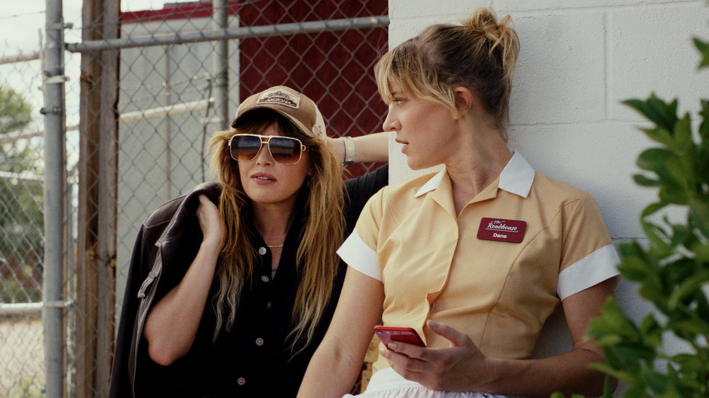 Natasha Lyonne as Charlie Cale and Chelsea Frei as Dana in “Poker Face.” Cr: Peacock